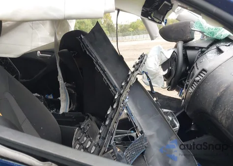 2018 Kia Forte Lx z USA, uszkodzony, nr VIN 3KPFK4A75JE195853